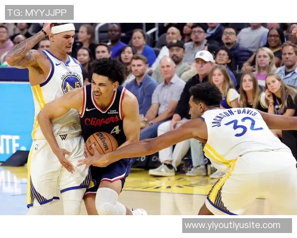 周一竞彩篮球分析：勇士外线火力全开快船双核组合成胜负关键